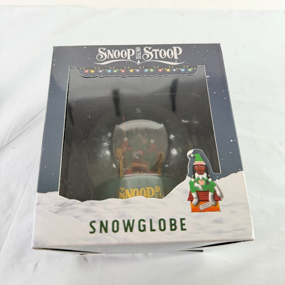 Snoop on the Stoop Holiday Snowglobe Brand New A Hood Tradition 4.4 inches